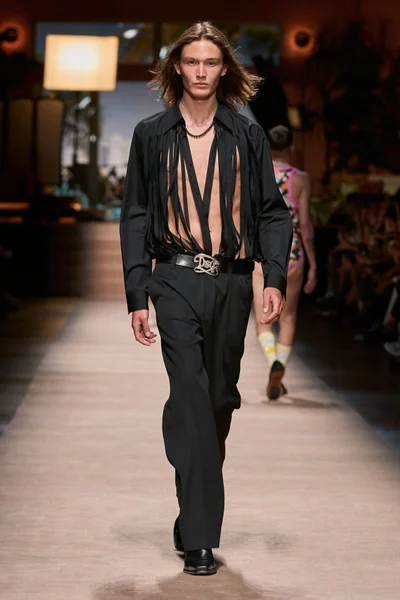 Look 50